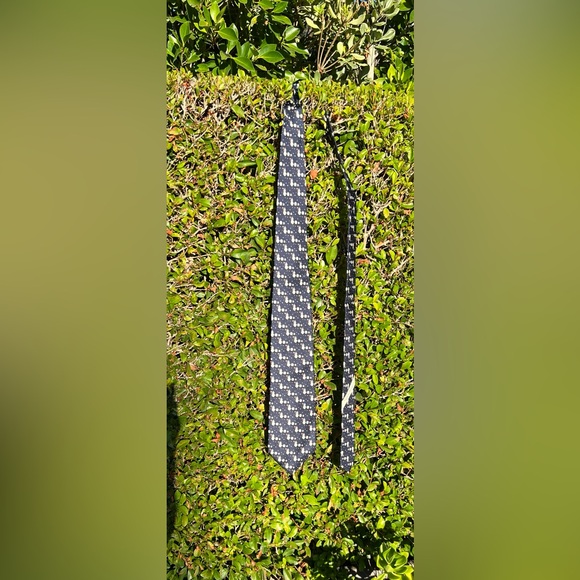 Salvatore Ferragamo Luxury Men’s Neck Tie 100% Silk Snowmen Holiday - Picture 6 of 6